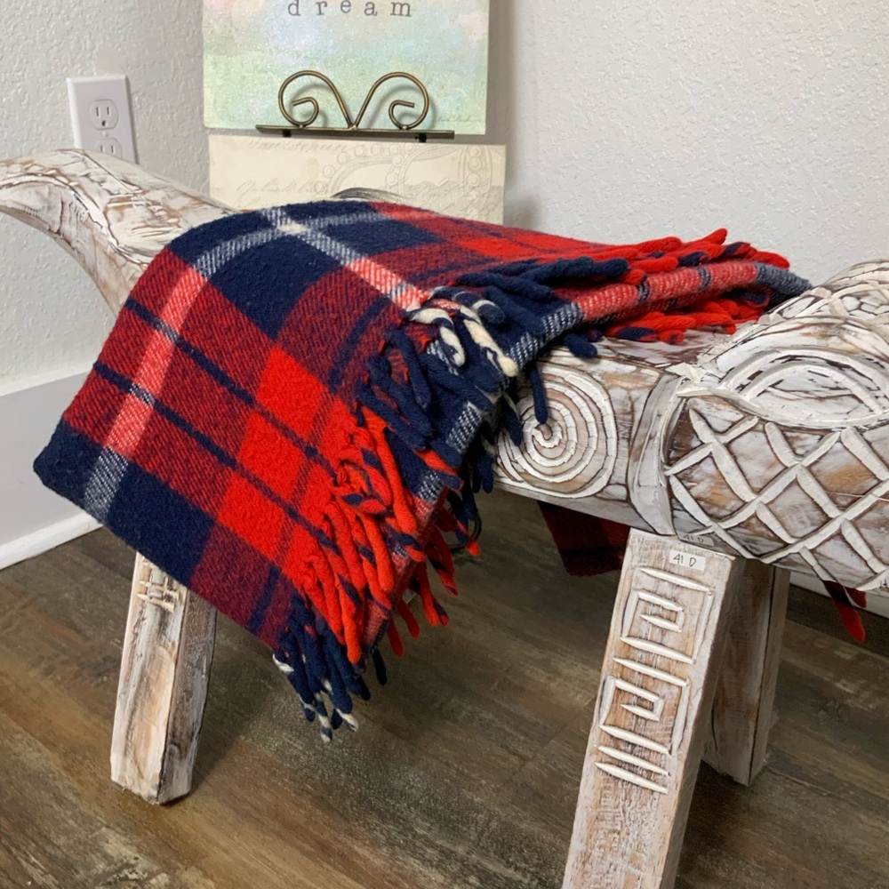 Vintage Faribault Woolen Mill Co. Plaid Blanket Made in Faribault, Minnesota.